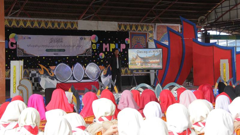 Penutupan MPLS SMP dan SMA Pondok Pesantren Modern Nurul Ikhlas Berlangsung Meriah