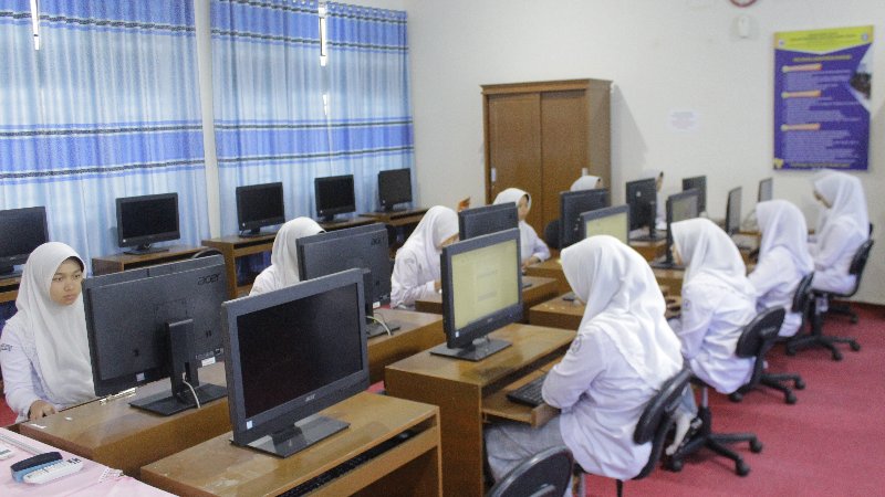 Labor Komputer